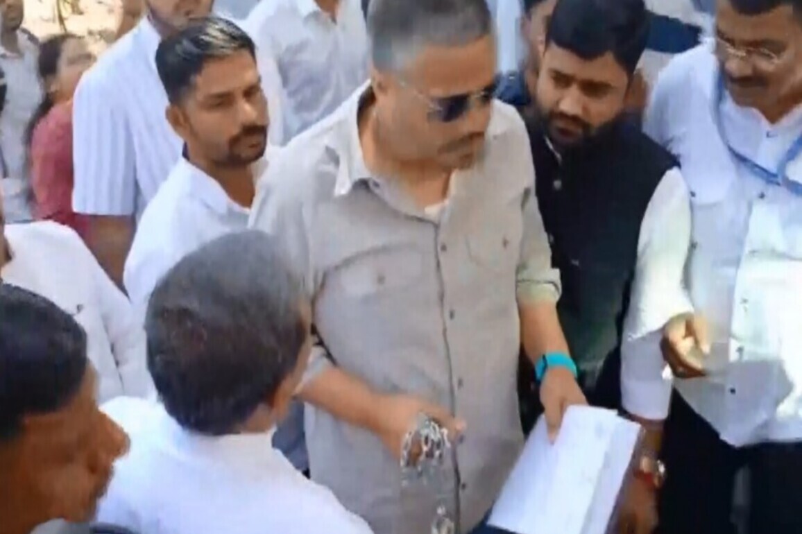 Rohit Pawar stages symbolic protest; arrives at CBI HQ with lock and chain over Ajit Pawar's plane crash