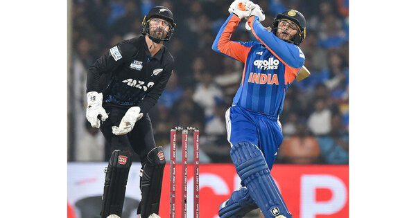 Ponting reveals "pleading" with Delhi Capitals to keep Abhishek Sharma ahead of 2019 season