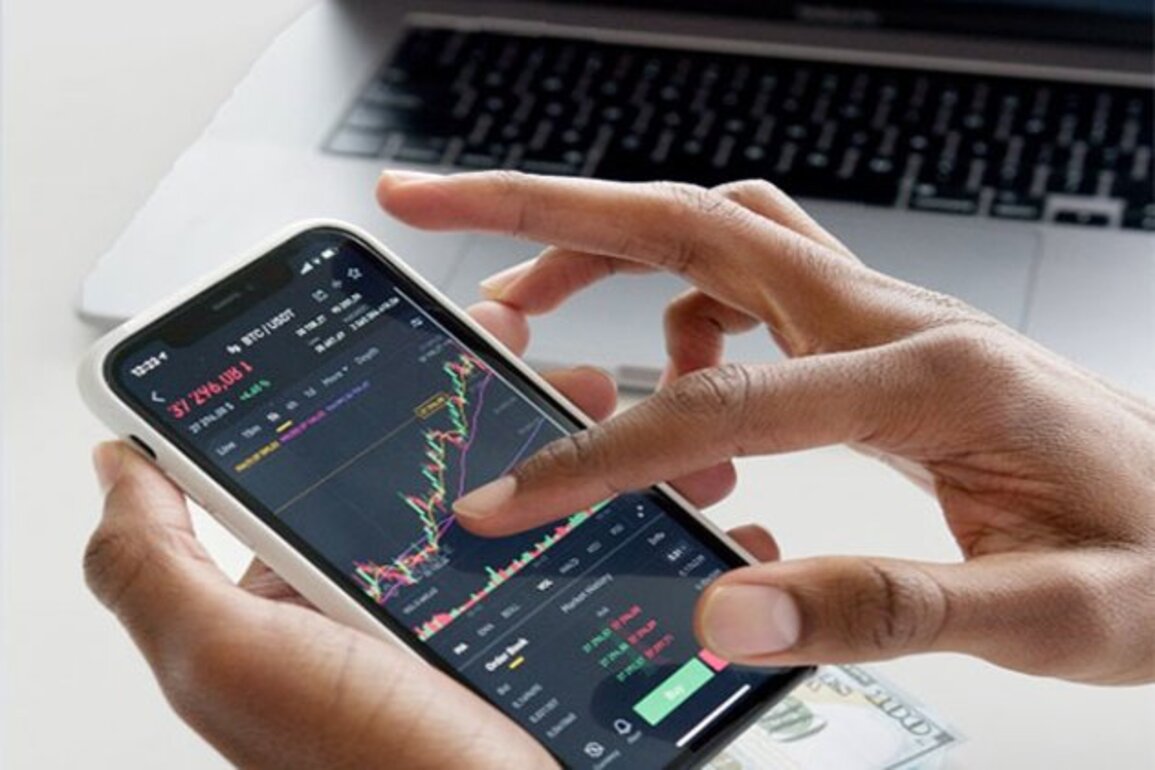 Sensex recovers 61k, Nifty surpasses 18k; bullish trend to continue