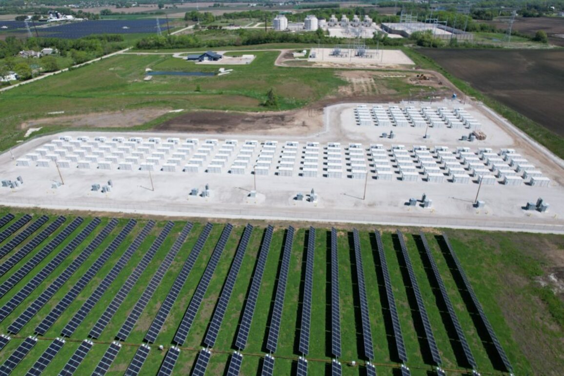 Wisconsins First Large-Scale Battery Storage System Comes Online   Urban Milwaukee