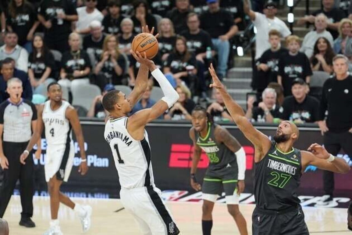 Spurs blow past Timberwolves, even series in Game 2
