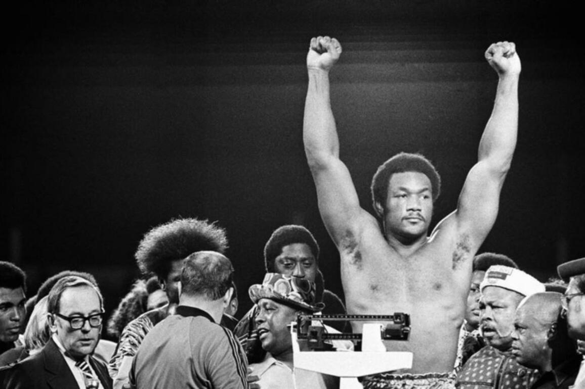 Stars react to death of boxing great George Foreman