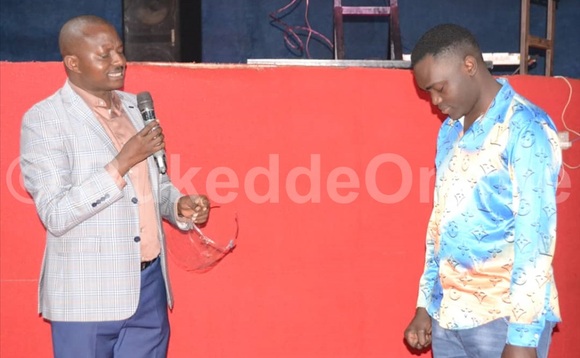 Paasita Bujjingo ng'agumya Jengo mutabani wa Yiga Paasita Bujjingo ng'agumya Jengo mutabani wa Yiga