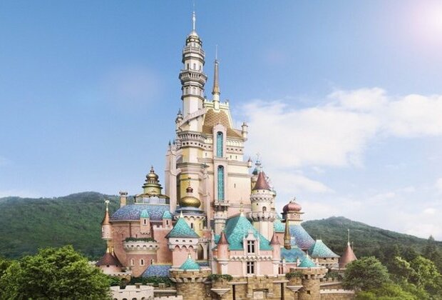 Shanghai Disneyland re-opens amid potential COVID-19 outbreak