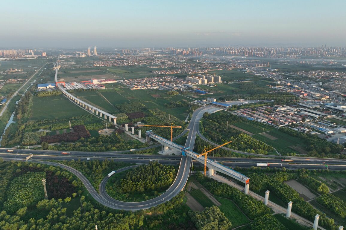 CHINA-HEBEI-BAODING-XIONG'AN-XINZHOU HIGH-SPEED RAILWAY-BRIDGE-CONTINUOUS BEAM-MIDDLE SPAN-CLOSED (CN)