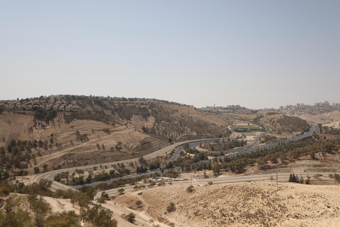 ISRAEL-3,401 HOUSING UNITS-CONSTRUCTION-WEST BANK