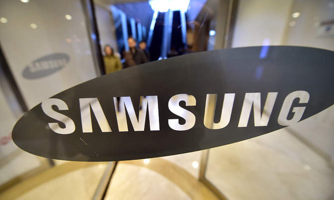 Samsung Electronics flags near-30% slump in Q4 operating profit Samsung Electronics flags near-30% slump in Q4 operating profit