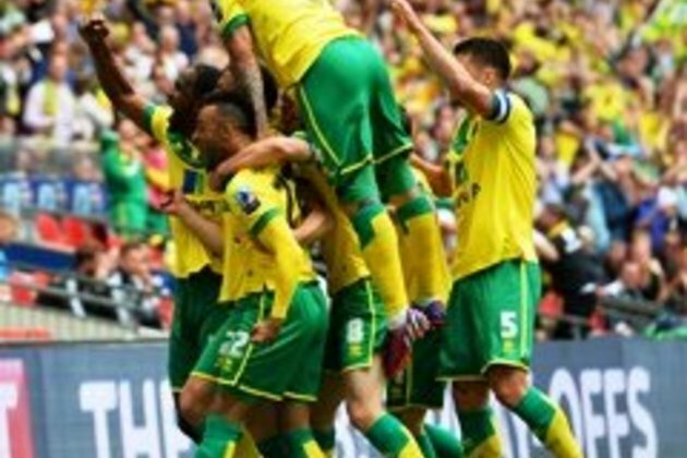 Last-gasp Norwich creep closer to Premier League