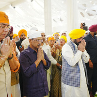 Arvind Kejriwal, Punjab CM participate in kirtan darbar to commemorate 350th martyrdom day of Sri Guru Tegh Bahadur