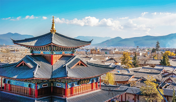 he old town scenic view at us resident in ijiang old town is a major tourist attraction due to its architectural beauty