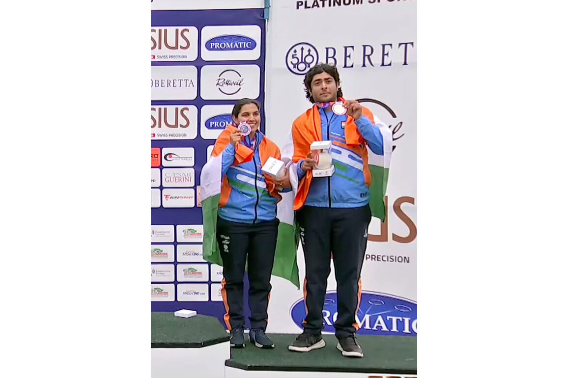 ISSF World Cup Shotgun: Neeru Dhanda, Vivaan Kapoor settle with bronze in trap mixed team