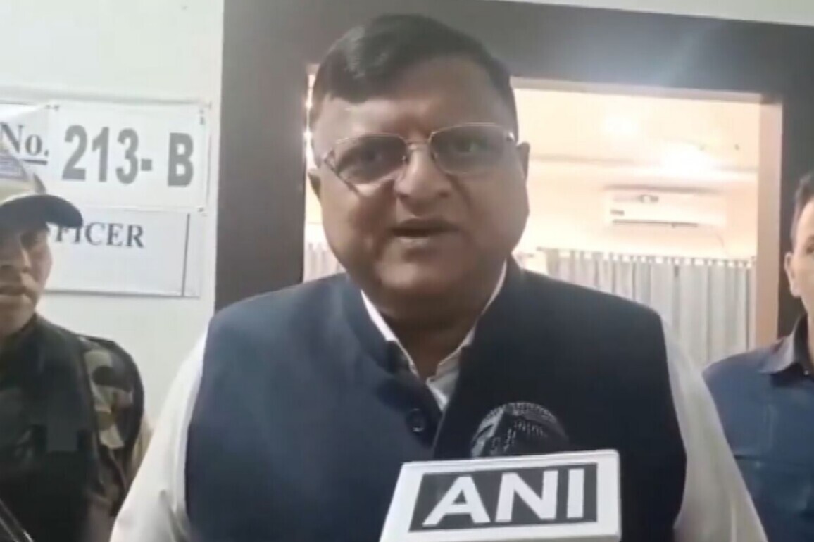 West Bengal Chief Electoral Officer urges voters to turn out in Assembly polls, likens polling booths to Durga Puja pandals