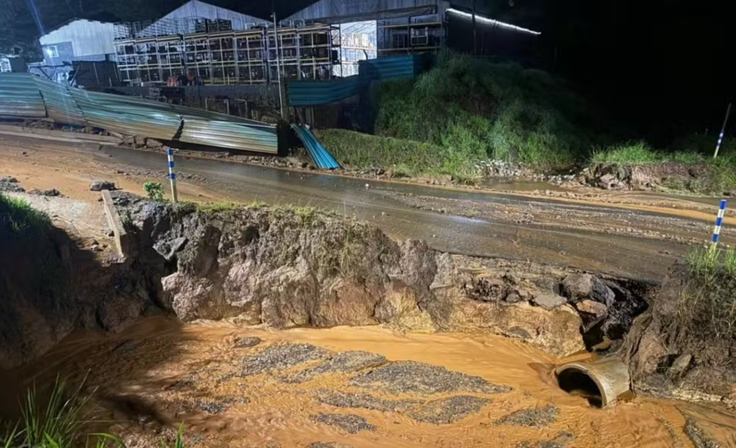 Transbordamento na mina de Viga, da Vale