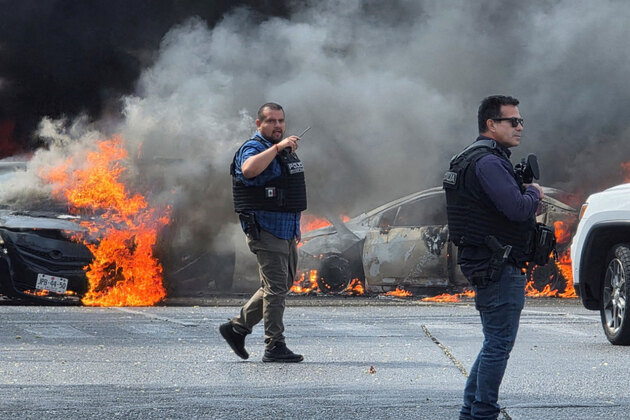 Flight cancelled amid violence after El Mencho's killing; US directs citizens to shelter in place