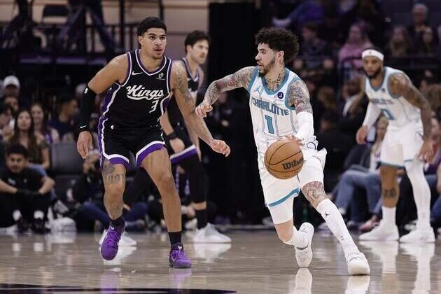 Lonzo Ball (30), Hornets topple Kings with barrage of 3s