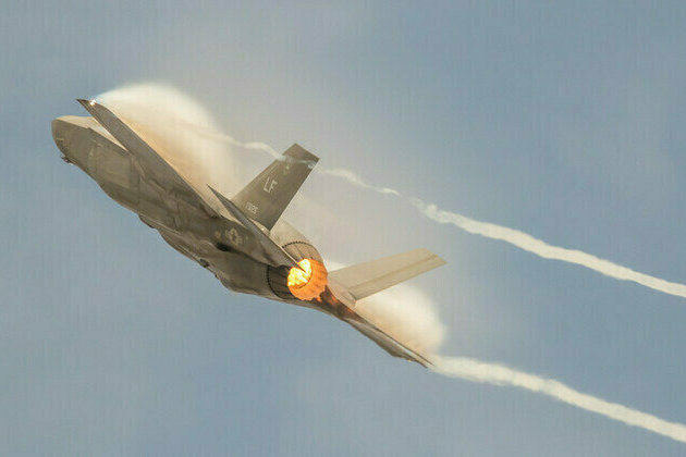 F-35 crashes in California 