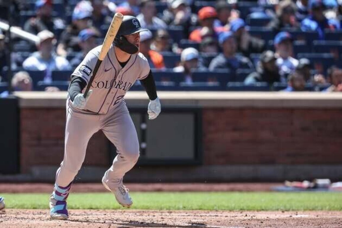 Rockies stifle Mets to clinch series in doubleheader opener