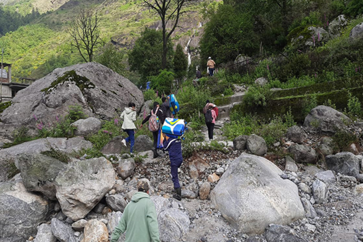 North Sikkim: Stranded tourists in Lachung now being evacuated in coordinated relief effort