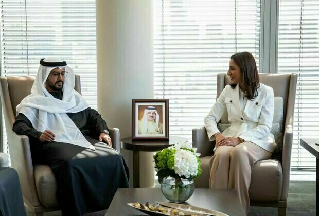 UAE Ambassador discusses strengthening cooperation with Bahraini Minister of Sustainable Development