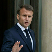Ukrainians know they wont get territory back  Macron