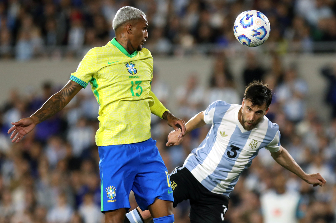(SP)ARGENTINA-BUENOS AIRES-FOOTBALL-FIFA WORLD CUP QUALIFIER-ARGENTINA VS BRAZIL