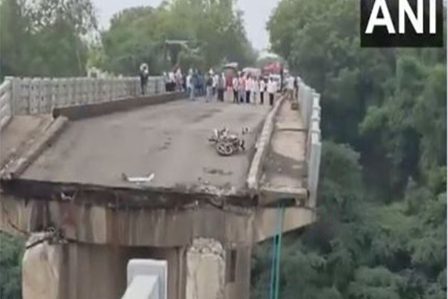 Gujarat Gambhira bridge collapse: Two more bodies recovered, death toll rises to 13