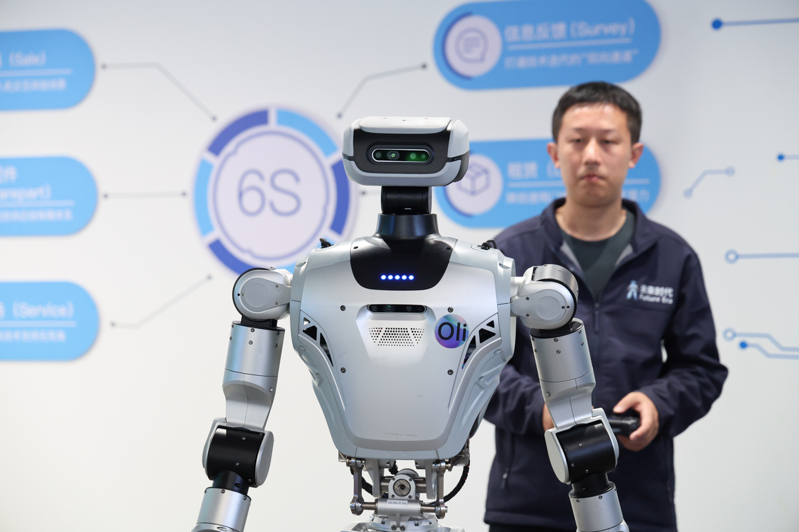 (Technology&Life) CHINA-GUANGDONG-SHENZHEN-TECH SECTOR-RETAIL STORES (CN)