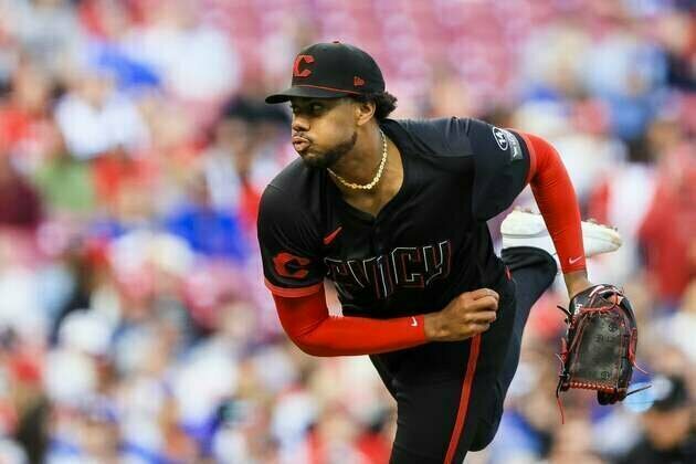Hunter Greene, Reds look to complete sweep vs. Royals