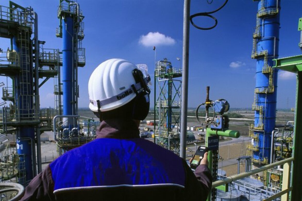 France tapping into strategic fuel reserves Reuters