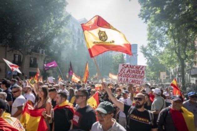 Protestors, police clash in Madrid as people demand PM’s resignation 