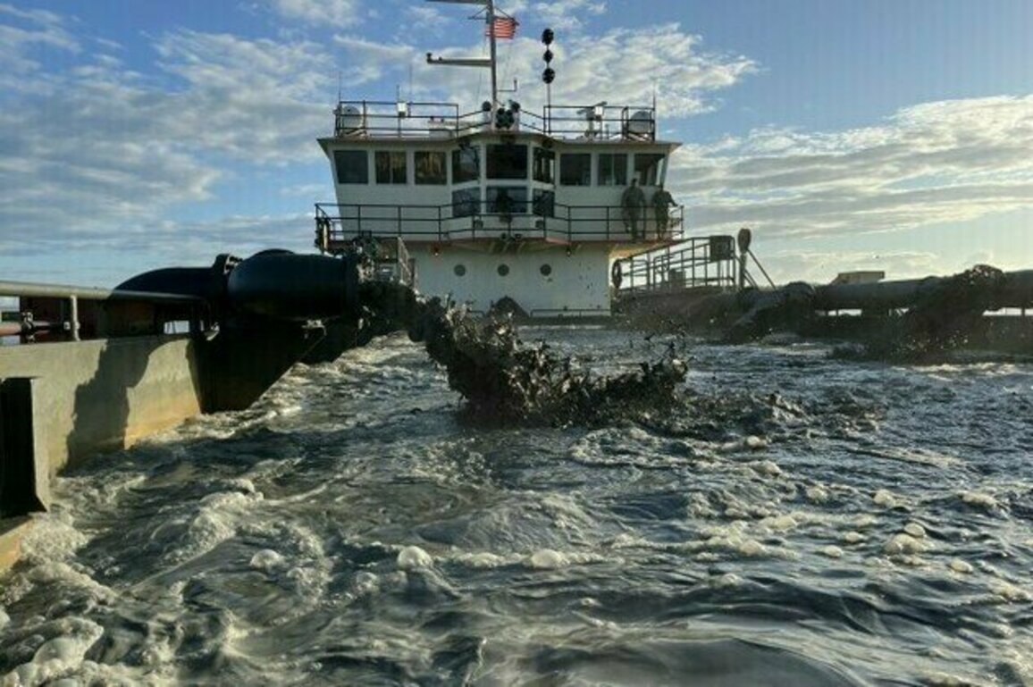 U.S. Army Corps of Engineers MURDEN Dredges Naval Station Guantanamo Bay Harbor
