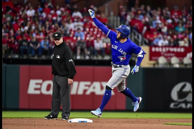 Paul Goldschmidt's 10th-inning slam lifts Cards over Jays