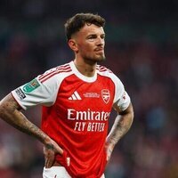 England calls up Ben White, passes over Trent Alexander-Arnold
