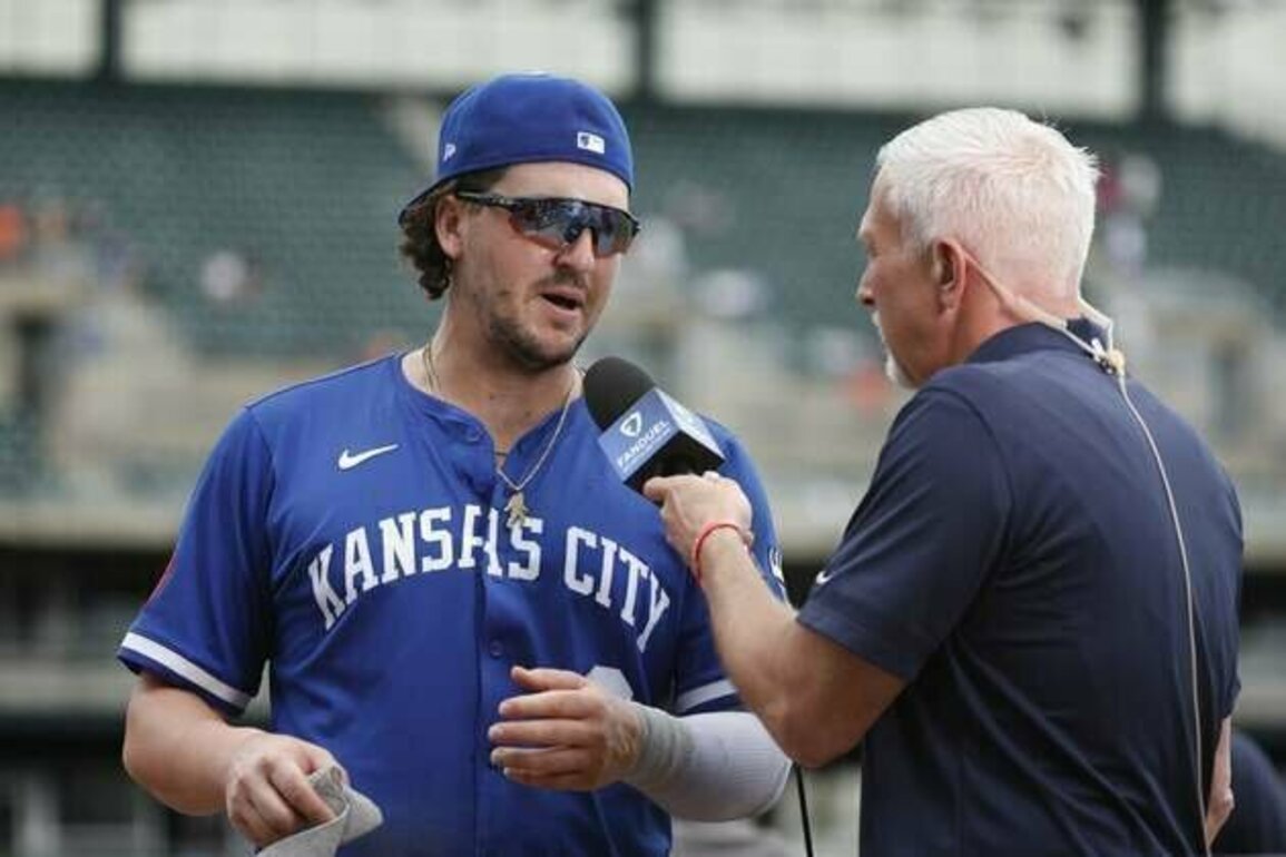 Royals look to ride offensive outburst into clash vs. White Sox
