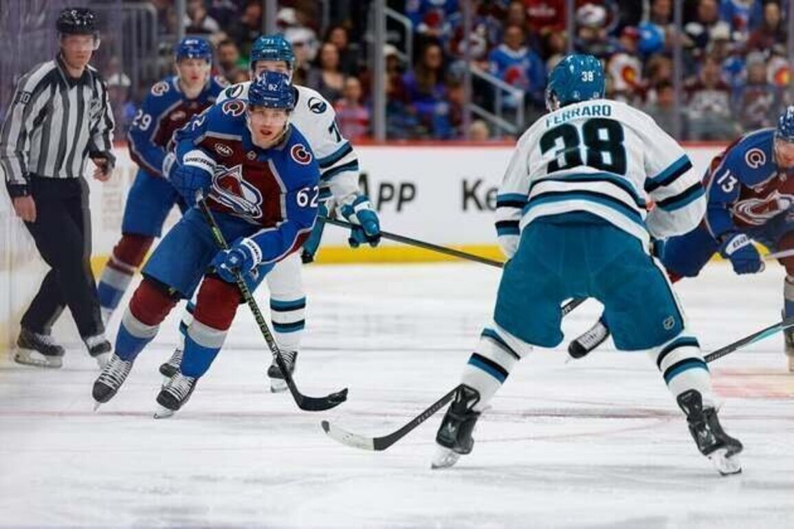 Artturi Lehkonen's 2-goal night lifts Avalanche over Sharks