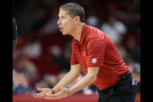 Arkansas coach Eric Musselman to miss time due to practice injury