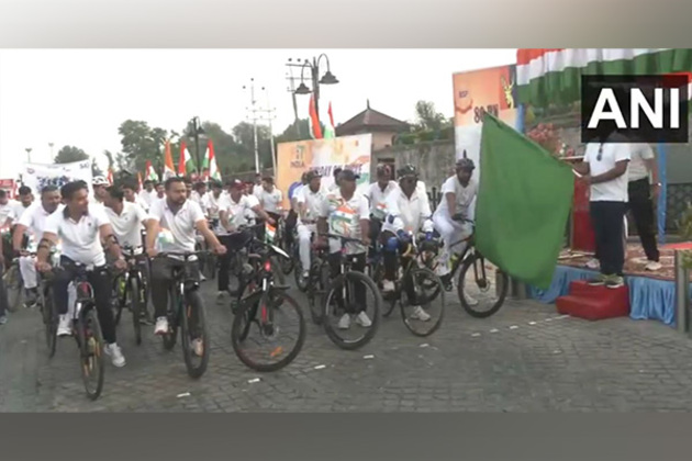 J-K: Cycle rally held in Srinagar to mark Kargil Vijay Diwas under Fit India Initiative