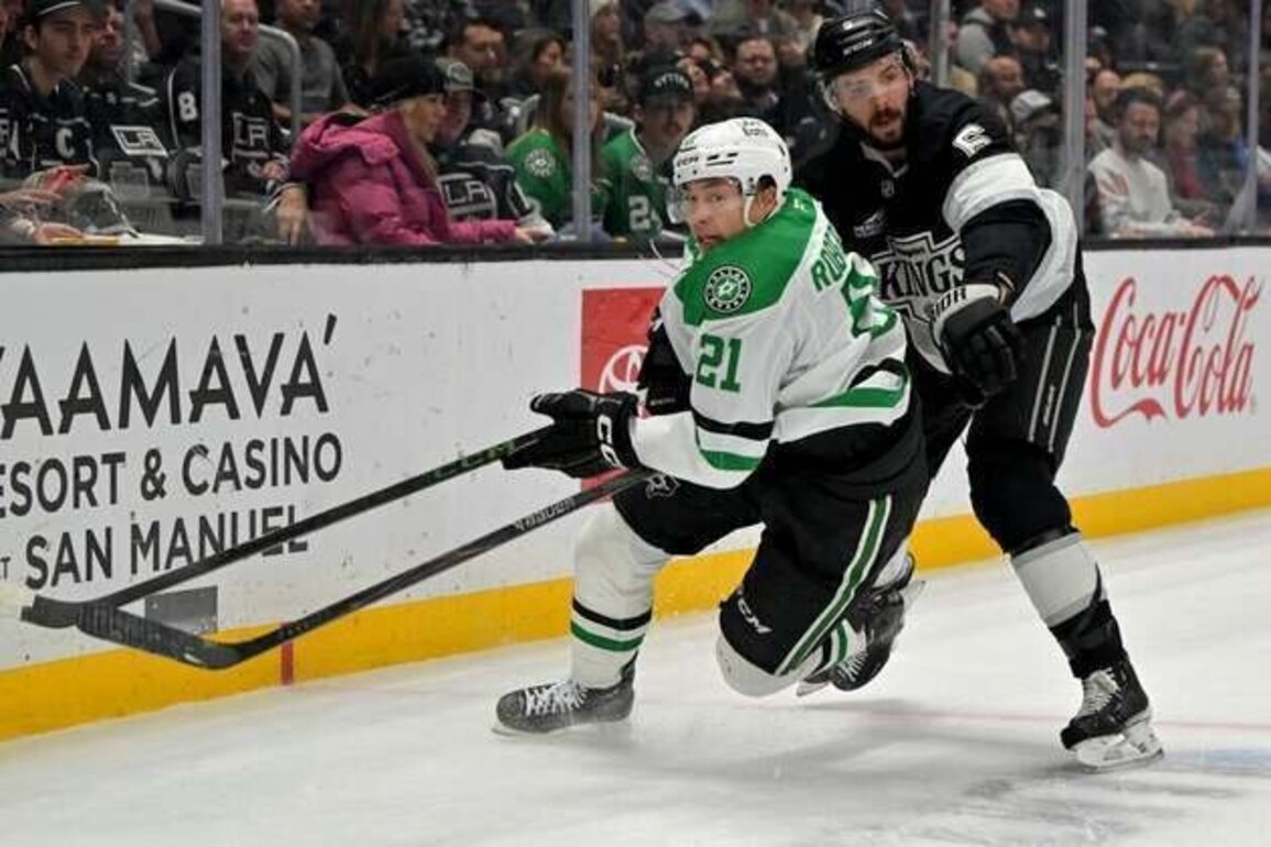 Jason Robertson powers Stars past Kings