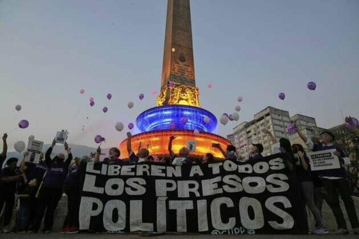 Venezuela: Political Prisoners Cut Off from the World