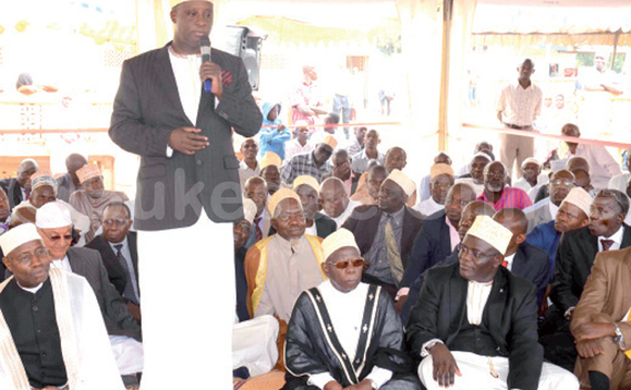 Omulangira Nakibinge, Sheikh Kibaate (wakati) ne Dr. Kaawaase (ku ddyo). Omulangira Nakibinge, Sheikh Kibaate (wakati) ne Dr. Kaawaase (ku ddyo).