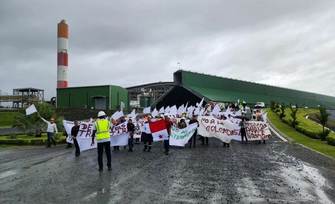 Mine workers protested this week. Photo Utramipa