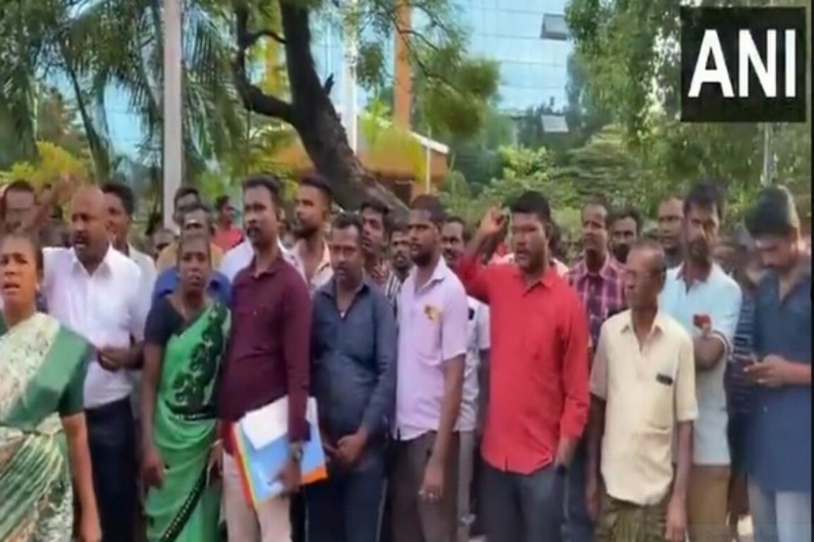 Tamil Nadu: Sanitation workers protest in Thoothukudi, demand better facilities and wages