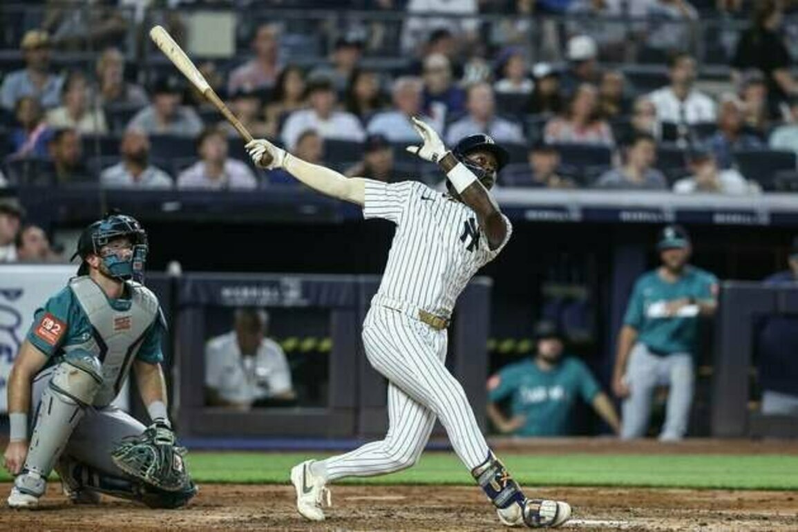 Jazz Chisholm Jr.'s 2 homers, 4 RBIs lead Yankees past Mariners