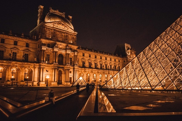 Paris’ Louvre approves 10-euro hike for tourists outside the EU