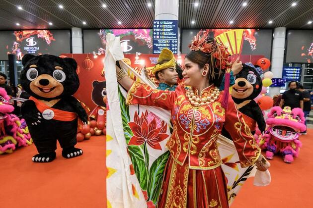Chinese travelers invigorate global tourism with visa-free, convenient trips