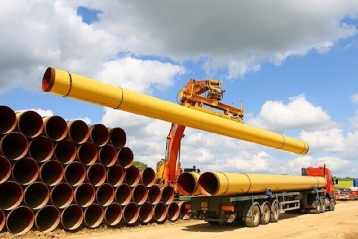 'Sledgehammer' Carbon Price Deal Boosts Emissions by 230Mt, Aims for Fall 2027 Pipeline Approval