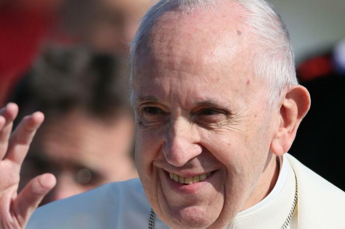 What happens when the Pope dies and what is a papal funeral&quest;