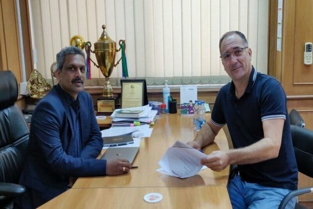 Indian senior football head coach Igor Stimac signs contract extension till AFC Asian Cup 2023