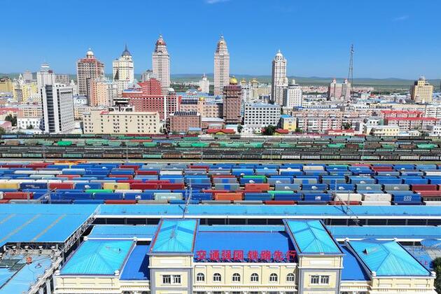 North China's land ports bustling with passengers, cargo trade