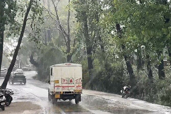 Himachal: Dhauladhar mountain ranges receive fresh snowfall, rain lashes Dharamshala